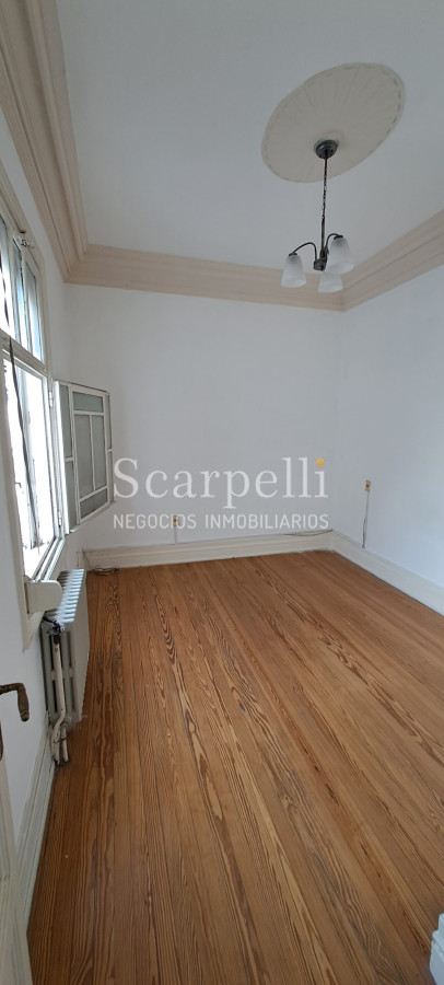 Apartamento ID.38401 - VENTA APARTAMENTO CENTRO ESTILO ART DECÓ 2 DORMITORIOS CONTRAFRENTE MUCHA LUZ Y MUY PROLIJO CON CALEFACCIÓN CENTRAL