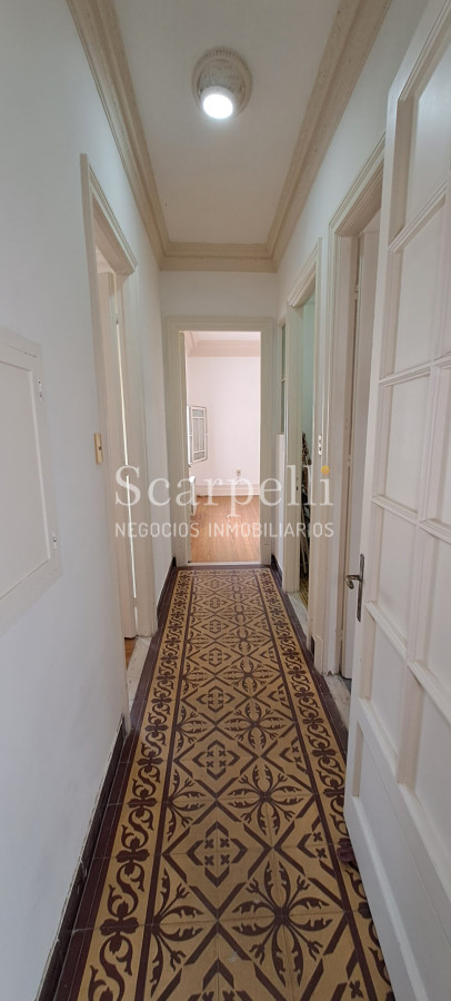 Apartamento ID.38401 - VENTA APARTAMENTO CENTRO ESTILO ART DECÓ 2 DORMITORIOS CONTRAFRENTE MUCHA LUZ Y MUY PROLIJO CON CALEFACCIÓN CENTRAL