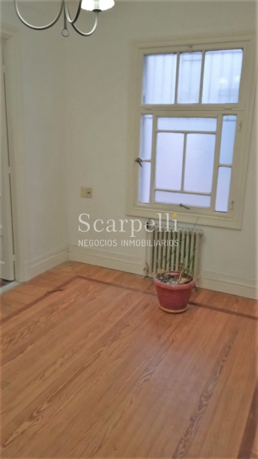 Apartamento ID.38401 - VENTA APARTAMENTO CENTRO ESTILO ART DECÓ 2 DORMITORIOS CONTRAFRENTE MUCHA LUZ Y MUY PROLIJO CON CALEFACCIÓN CENTRAL
