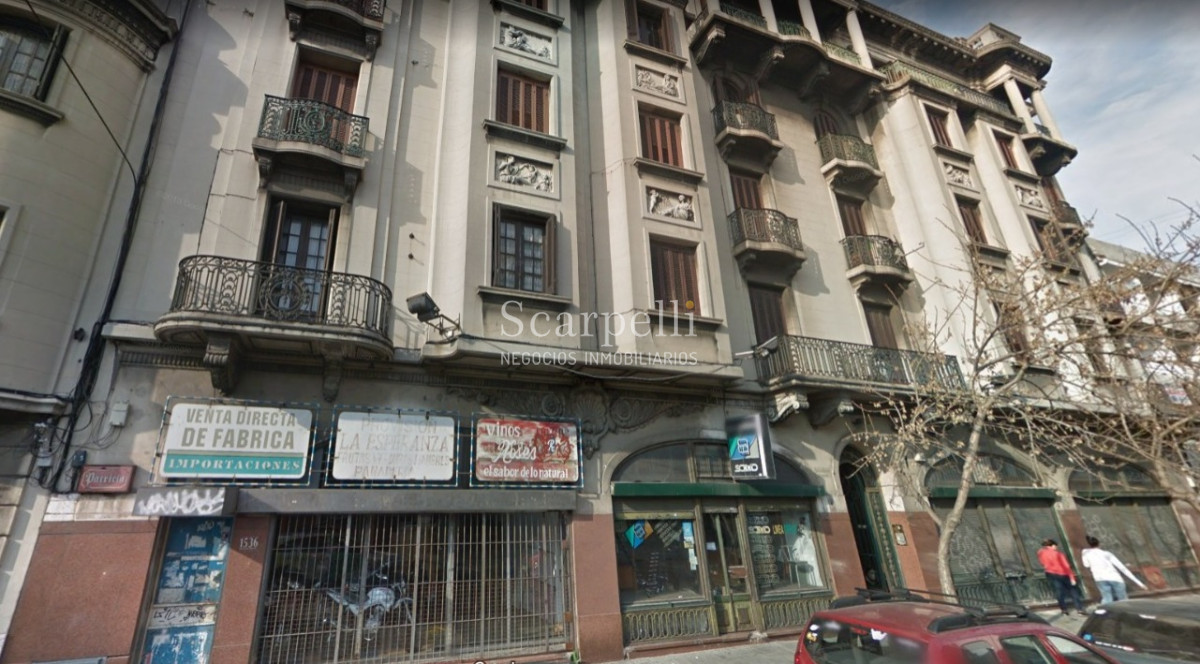 Apartamento ID.38401 - VENTA APARTAMENTO CENTRO ESTILO ART DECÓ 2 DORMITORIOS CONTRAFRENTE MUCHA LUZ Y MUY PROLIJO CON CALEFACCIÓN CENTRAL