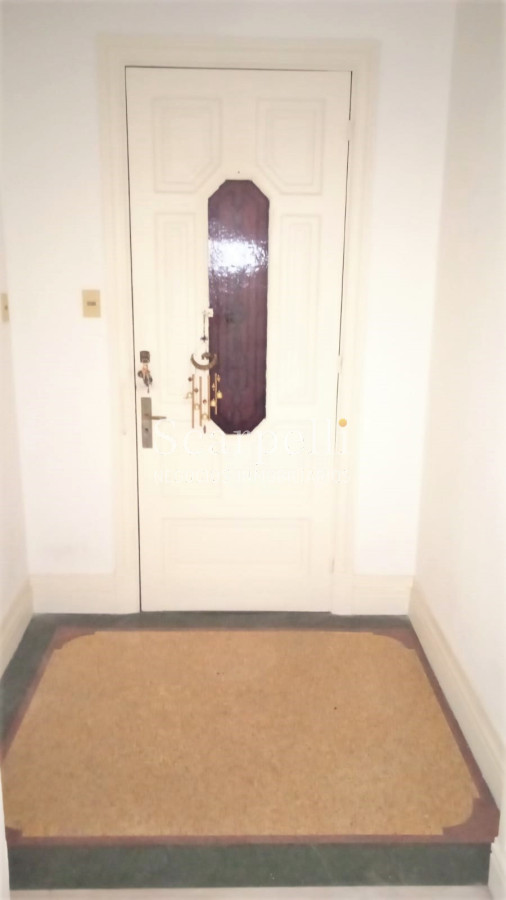 Apartamento ID.38401 - VENTA APARTAMENTO CENTRO ESTILO ART DECÓ 2 DORMITORIOS CONTRAFRENTE MUCHA LUZ Y MUY PROLIJO CON CALEFACCIÓN CENTRAL
