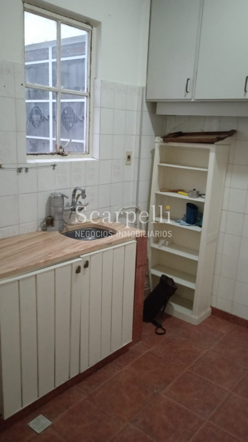 Apartamento ID.38401 - VENTA APARTAMENTO CENTRO ESTILO ART DECÓ 2 DORMITORIOS CONTRAFRENTE MUCHA LUZ Y MUY PROLIJO CON CALEFACCIÓN CENTRAL
