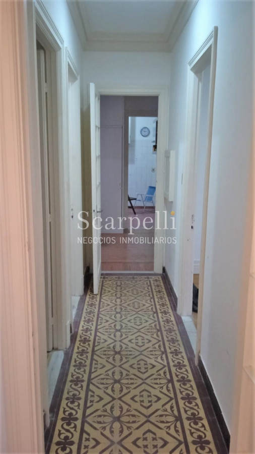 Apartamento ID.38401 - VENTA APARTAMENTO CENTRO ESTILO ART DECÓ 2 DORMITORIOS CONTRAFRENTE MUCHA LUZ Y MUY PROLIJO CON CALEFACCIÓN CENTRAL