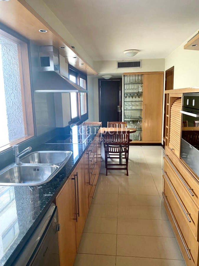 Apartamento ID.7781 - Exclusivo Frente al Puerto de Punta del Este con gran terraza y los mejores atardeceres sobre la Isla Gorriti