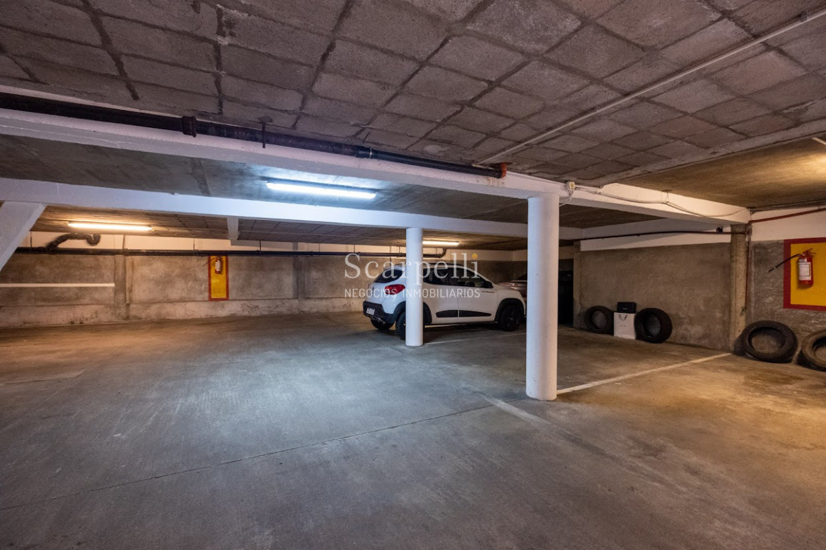 Apartamento ID.38587 - Venta Renta 11 cocheras + Inmaculado Apartamento a nuevo 3 dormitorios servicio