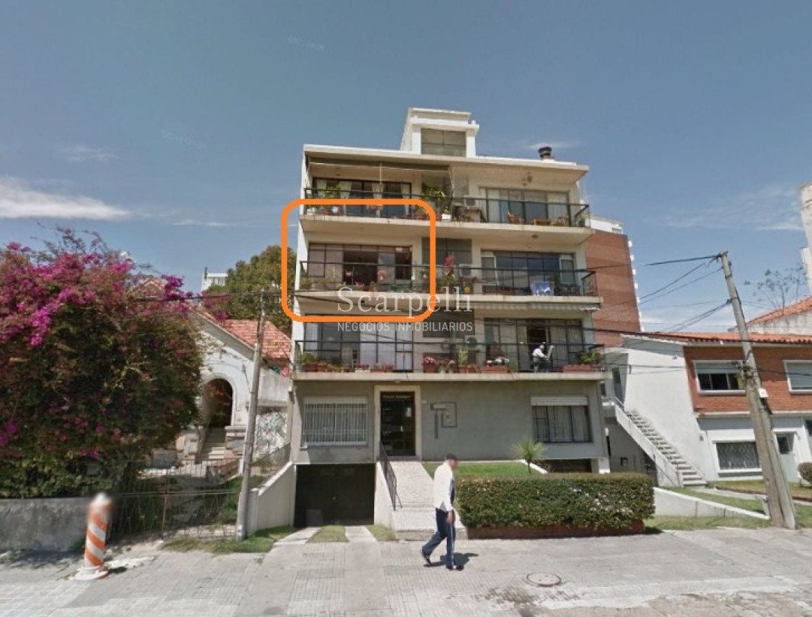 Apartamento ID.38605 - Malvin Venta Apartamento 2do. Piso por escalera Almería 2 dormitorios Terrazas Amplias Cochera fija