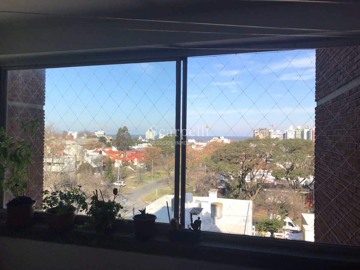 Apartamento ID.38847 - VENTA APARTAMENTO MALVIN 2 DORMITORIOS GARAGE FIJO PISO INTERMEDIO CON VISTA DESPEJADA