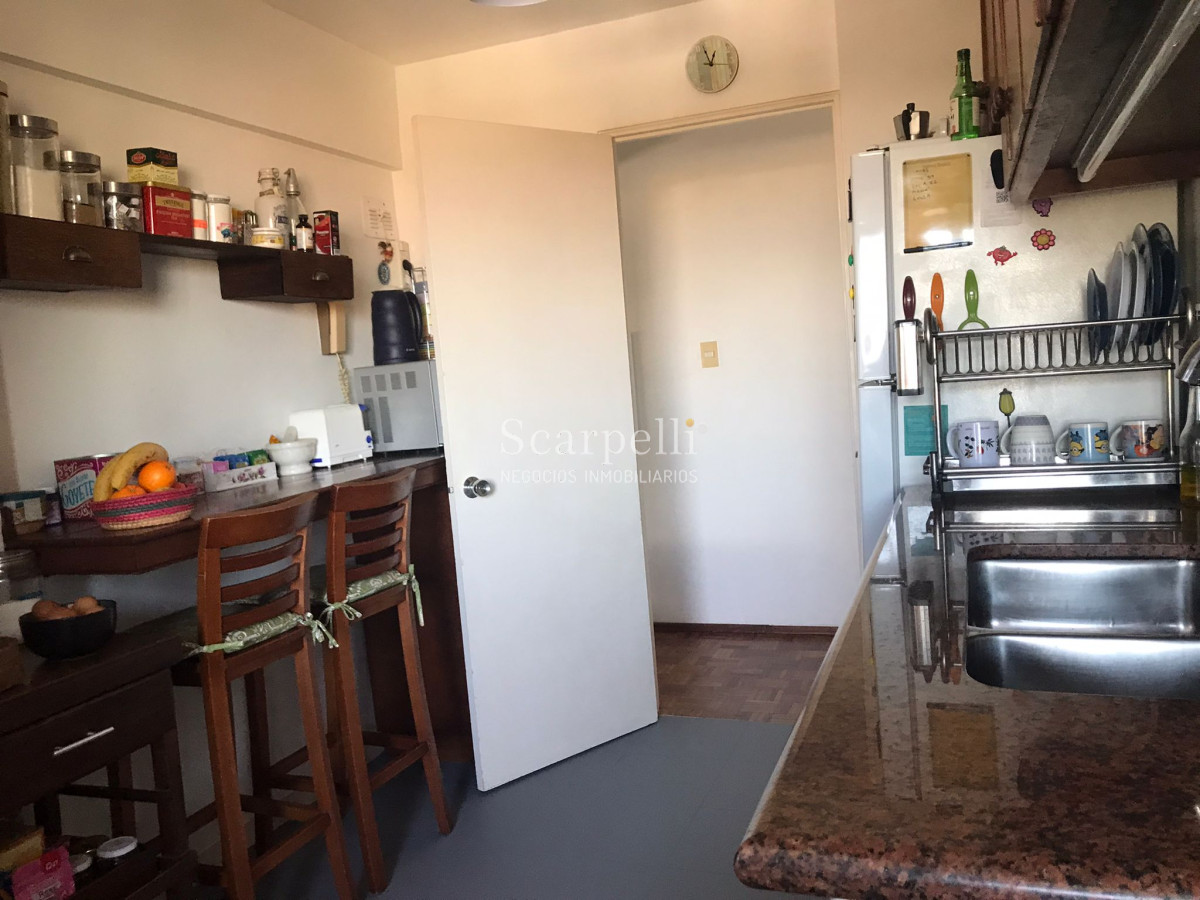 Apartamento ID.38847 - VENTA APARTAMENTO MALVIN 2 DORMITORIOS GARAGE FIJO PISO INTERMEDIO CON VISTA DESPEJADA