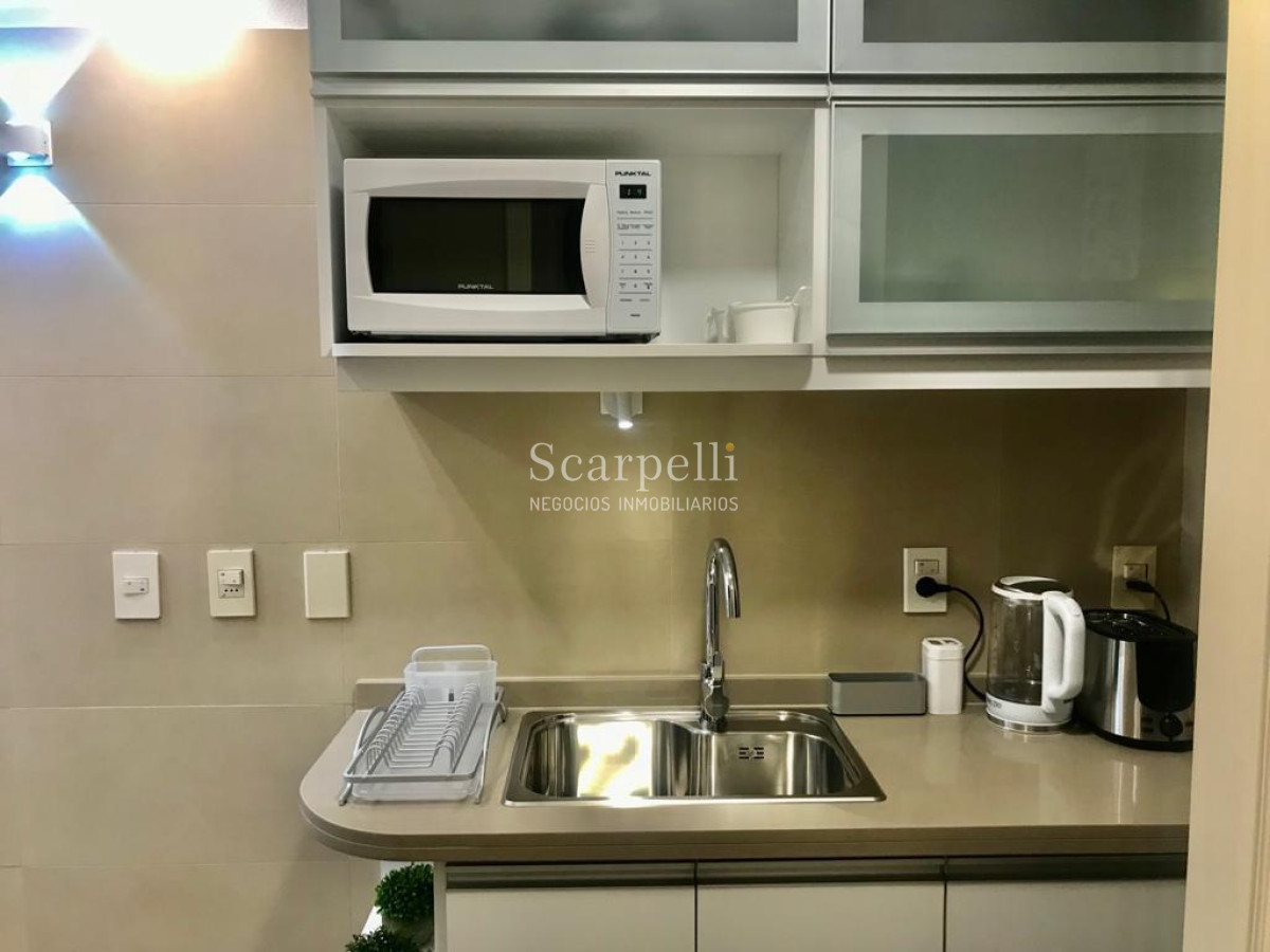 Apartamento ID.38906 - Alquiler Frente a la Rambla 1 dormitorio con garage Excelentemente equipado Categoría & Calidad en Pocitos