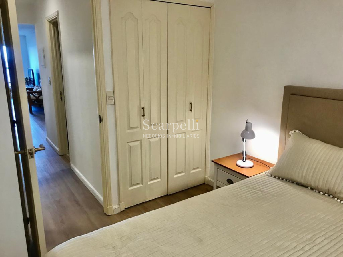 Apartamento ID.38906 - Alquiler Frente a la Rambla 1 dormitorio con garage Excelentemente equipado Categoría & Calidad en Pocitos