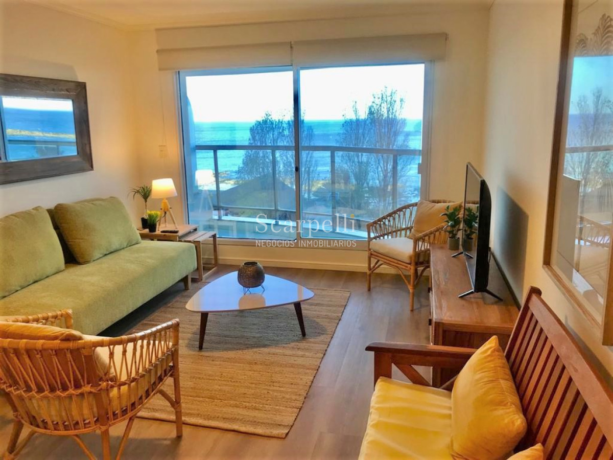 Apartamento ID.38906 - Alquiler Frente a la Rambla 1 dormitorio con garage Excelentemente equipado Categoría & Calidad en Pocitos