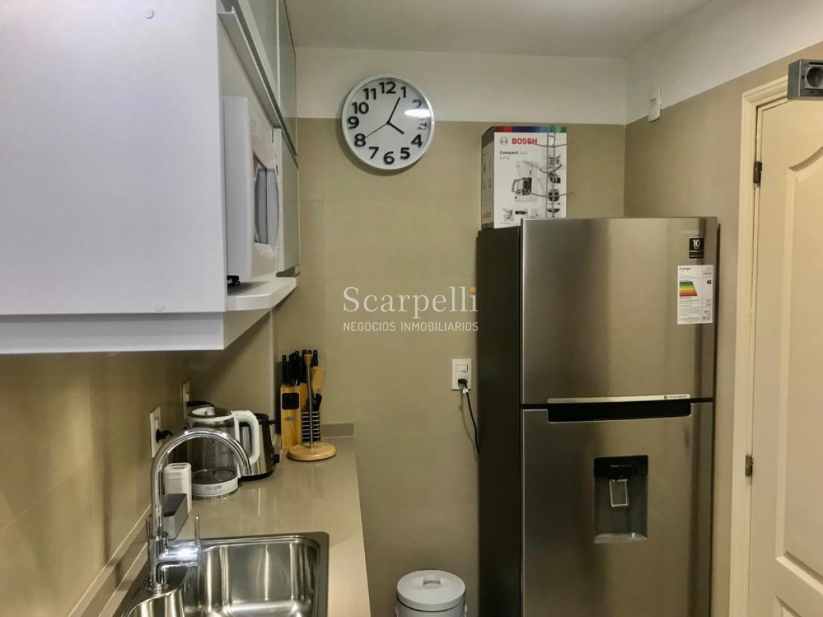 Apartamento ID.38906 - Alquiler Frente a la Rambla 1 dormitorio con garage Excelentemente equipado Categoría & Calidad en Pocitos