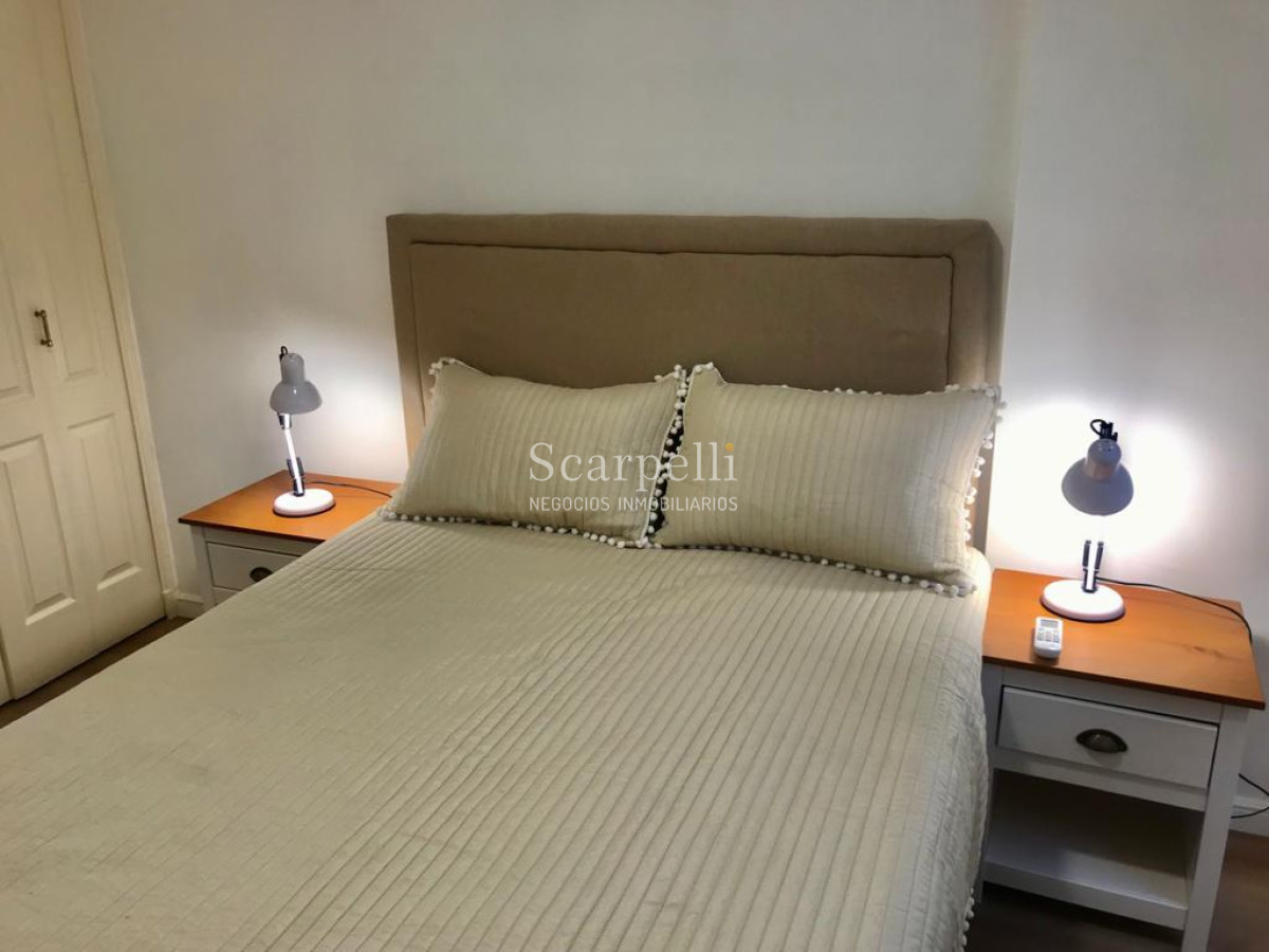 Apartamento ID.38906 - Alquiler Frente a la Rambla 1 dormitorio con garage Excelentemente equipado Categoría & Calidad en Pocitos