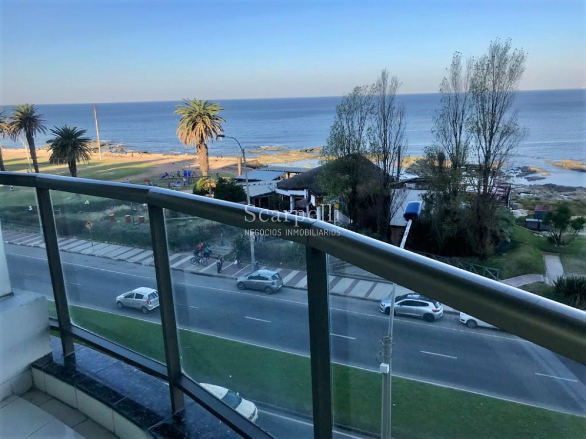 Apartamento ID.38906 - Alquiler Frente a la Rambla 1 dormitorio con garage Excelentemente equipado Categoría & Calidad en Pocitos