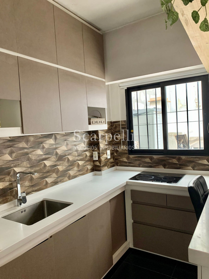 Apartamento ID.38992 - Propiedad horizontal en planta baja con patio y garage ideal Renta dentro del Pocitos mas luminoso y despejado a mts. de la Rambla