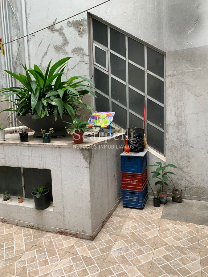 Apartamento ID.38992 - Propiedad horizontal en planta baja con patio y garage ideal Renta dentro del Pocitos mas luminoso y despejado a mts. de la Rambla