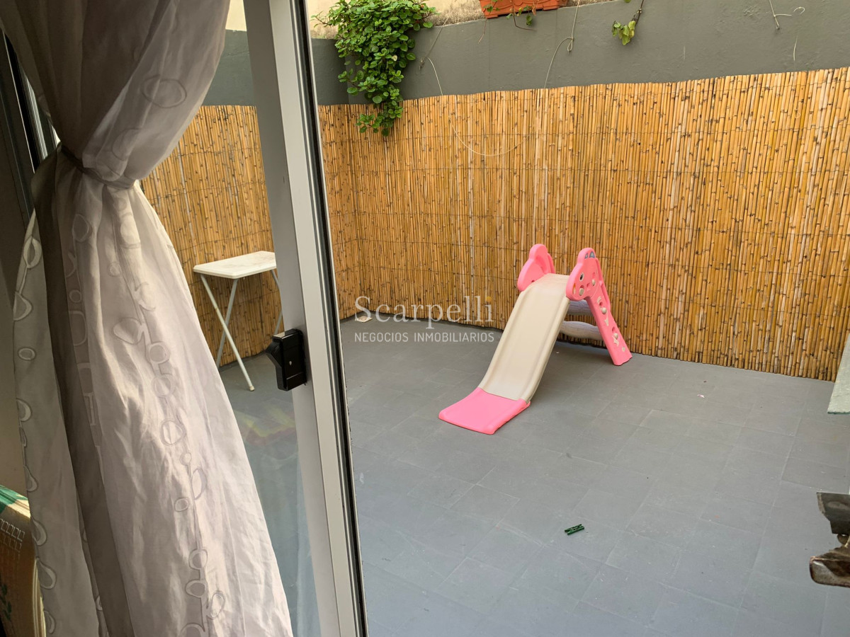 Apartamento ID.38992 - Propiedad horizontal en planta baja con patio y garage ideal Renta dentro del Pocitos mas luminoso y despejado a mts. de la Rambla