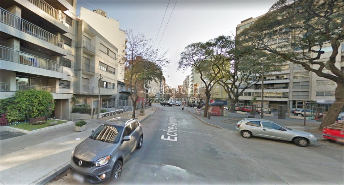 Apartamento ID.38992 - Propiedad horizontal en planta baja con patio y garage ideal Renta dentro del Pocitos mas luminoso y despejado a mts. de la Rambla