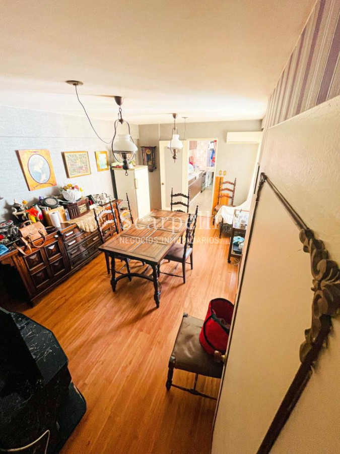 Apartamento ID.39704 - Venta Clásico apartamento Pocitense a 100 mts. de la Rambla con holgadas dimensiones en piso intermedio