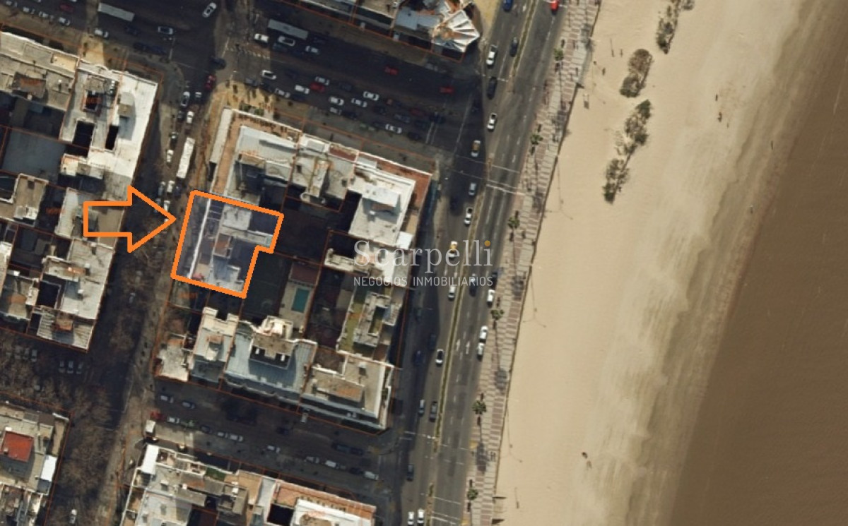 Apartamento ID.39704 - Venta Clásico apartamento Pocitense a 100 mts. de la Rambla con holgadas dimensiones en piso intermedio