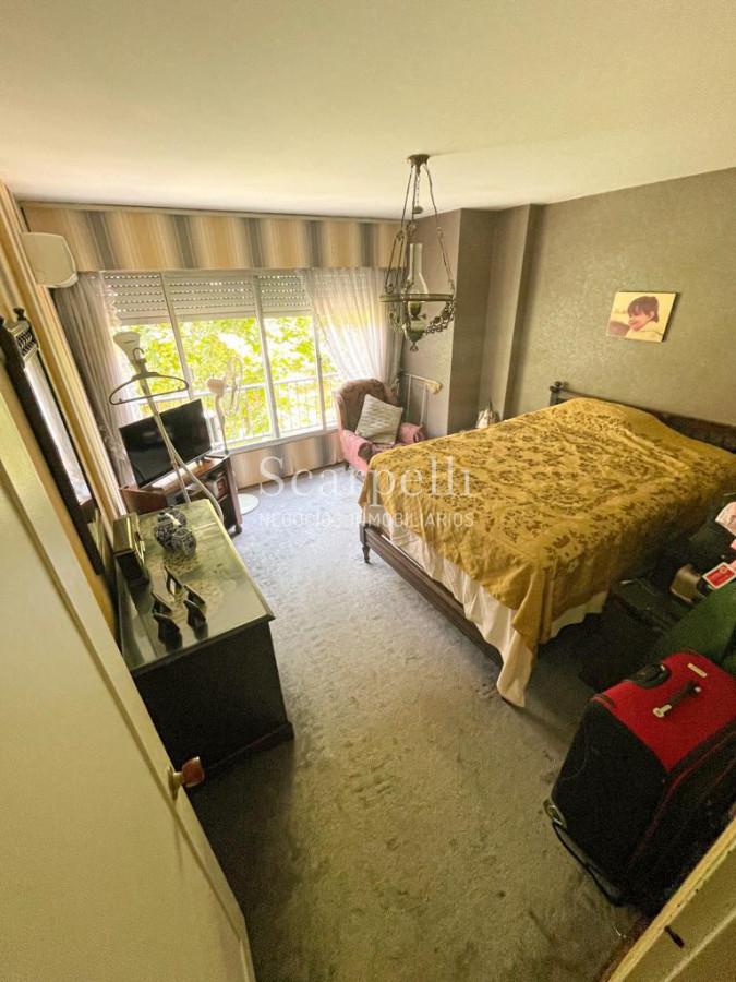 Apartamento ID.39704 - Venta Clásico apartamento Pocitense a 100 mts. de la Rambla con holgadas dimensiones en piso intermedio