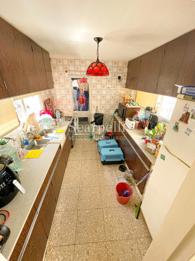Apartamento ID.39704 - Venta Clásico apartamento Pocitense a 100 mts. de la Rambla con holgadas dimensiones en piso intermedio