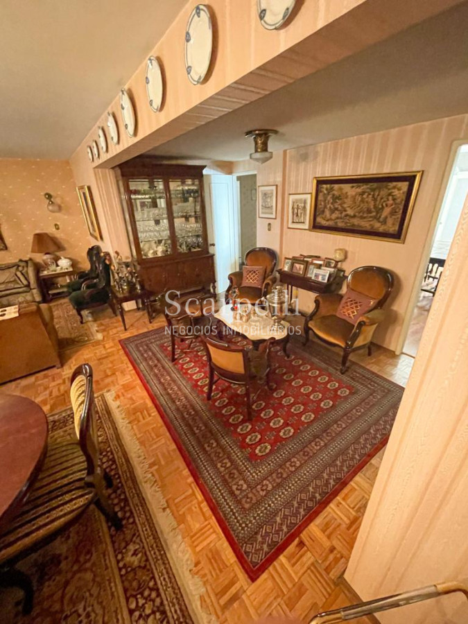 Apartamento ID.39704 - Venta Clásico apartamento Pocitense a 100 mts. de la Rambla con holgadas dimensiones en piso intermedio