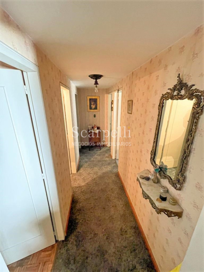 Apartamento ID.39704 - Venta Clásico apartamento Pocitense a 100 mts. de la Rambla con holgadas dimensiones en piso intermedio