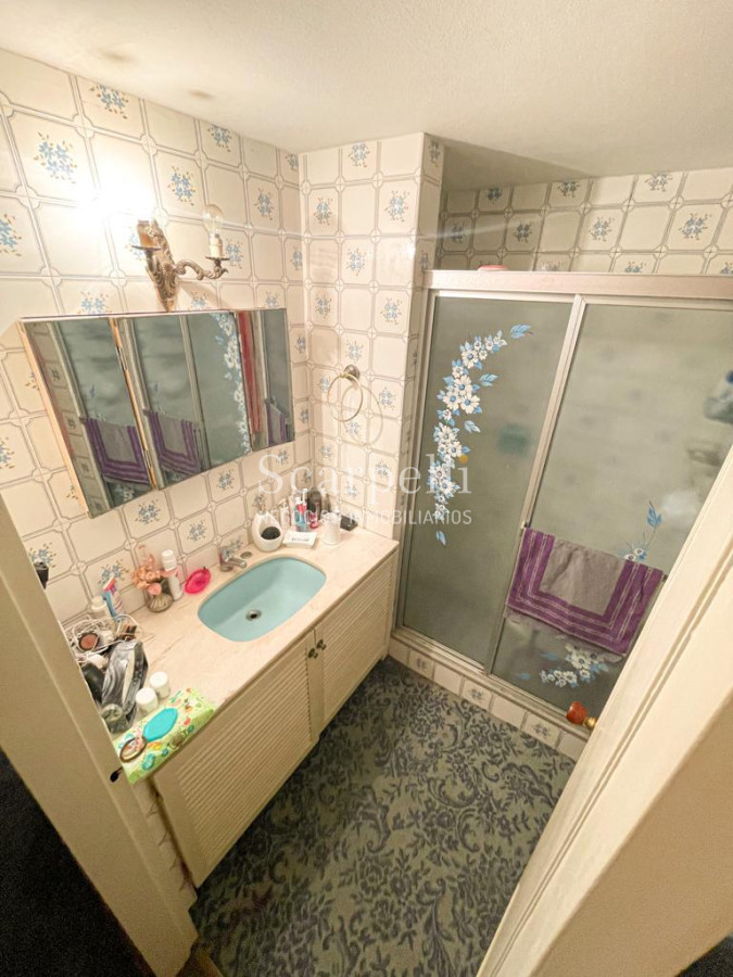 Apartamento ID.39704 - Venta Clásico apartamento Pocitense a 100 mts. de la Rambla con holgadas dimensiones en piso intermedio