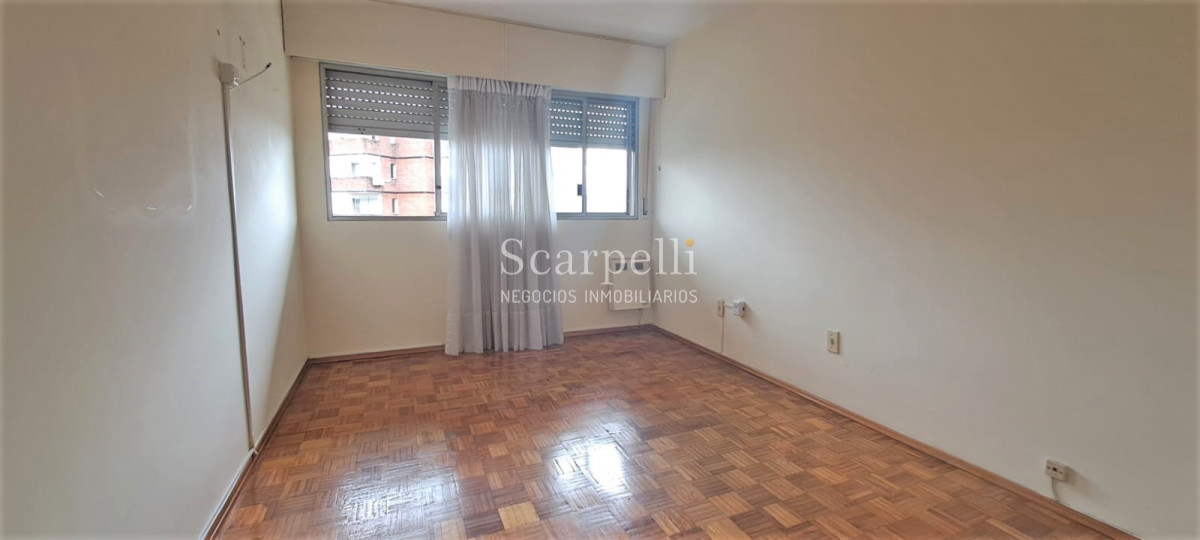 Apartamento ID.39823 - VENTA APARTAMENTO POCITOS SARMIENTO PISO ALTO 3 DORMITORIOS 2 BAÑOS GARAGE