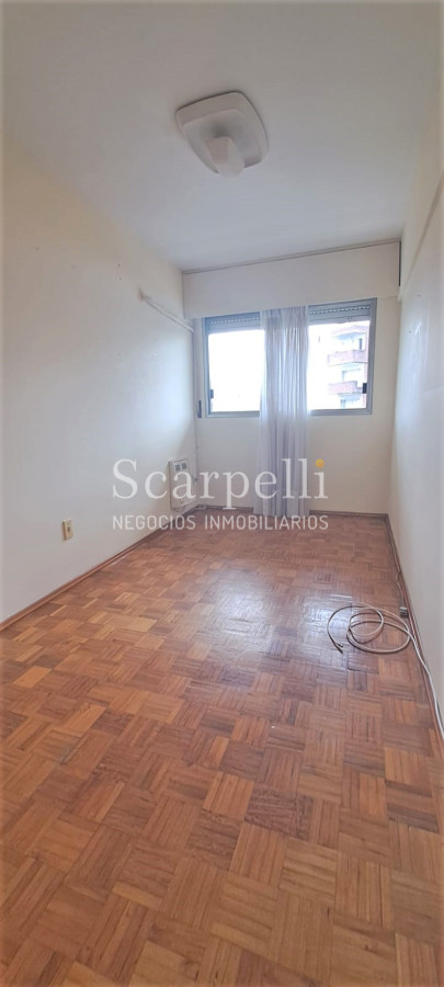 Apartamento ID.39823 - VENTA APARTAMENTO POCITOS SARMIENTO PISO ALTO 3 DORMITORIOS 2 BAÑOS GARAGE