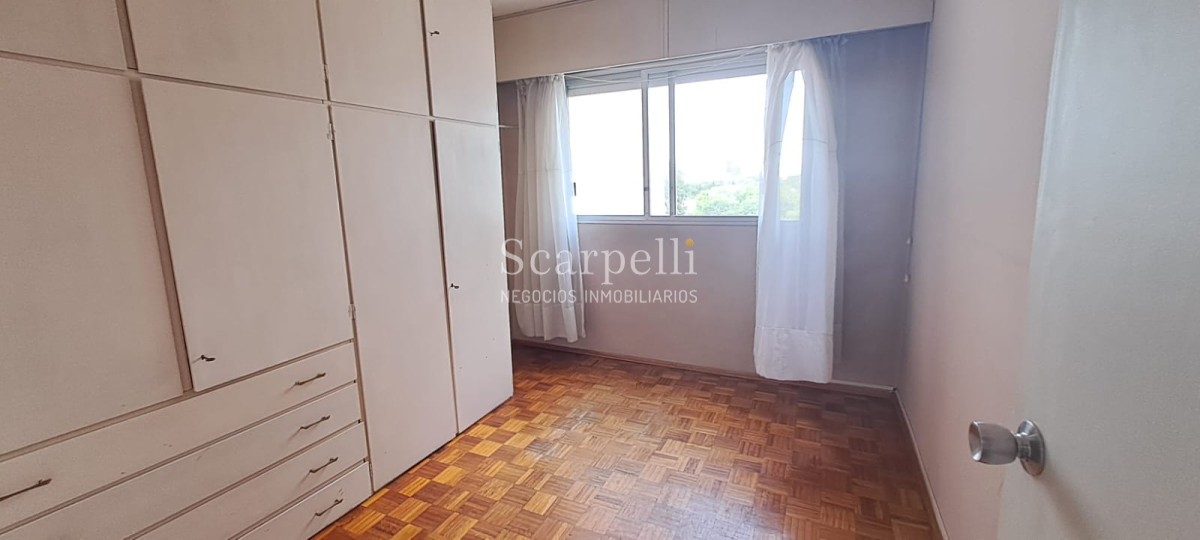 Apartamento ID.39823 - VENTA APARTAMENTO POCITOS SARMIENTO PISO ALTO 3 DORMITORIOS 2 BAÑOS GARAGE