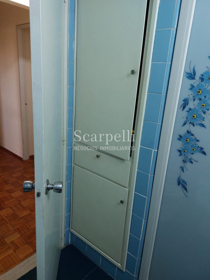 Apartamento ID.39823 - VENTA APARTAMENTO POCITOS SARMIENTO PISO ALTO 3 DORMITORIOS 2 BAÑOS GARAGE