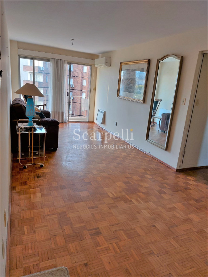 Apartamento ID.39823 - VENTA APARTAMENTO POCITOS SARMIENTO PISO ALTO 3 DORMITORIOS 2 BAÑOS GARAGE