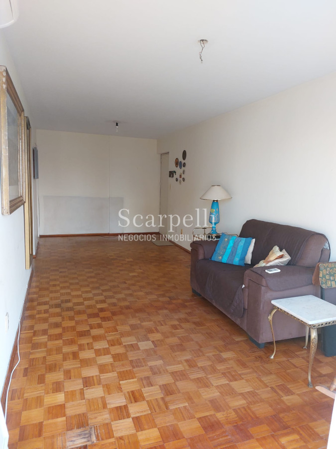 Apartamento ID.39823 - VENTA APARTAMENTO POCITOS SARMIENTO PISO ALTO 3 DORMITORIOS 2 BAÑOS GARAGE