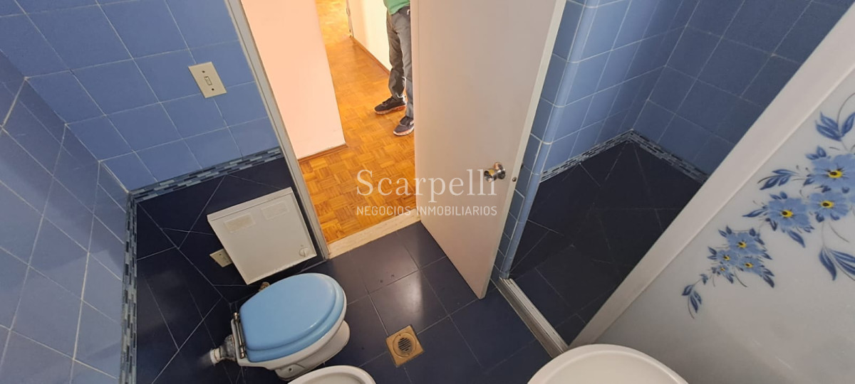 Apartamento ID.39823 - VENTA APARTAMENTO POCITOS SARMIENTO PISO ALTO 3 DORMITORIOS 2 BAÑOS GARAGE