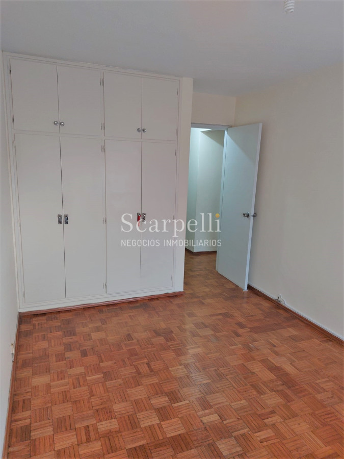 Apartamento ID.39823 - VENTA APARTAMENTO POCITOS SARMIENTO PISO ALTO 3 DORMITORIOS 2 BAÑOS GARAGE