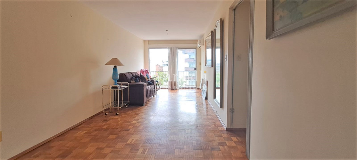 Apartamento ID.39823 - VENTA APARTAMENTO POCITOS SARMIENTO PISO ALTO 3 DORMITORIOS 2 BAÑOS GARAGE