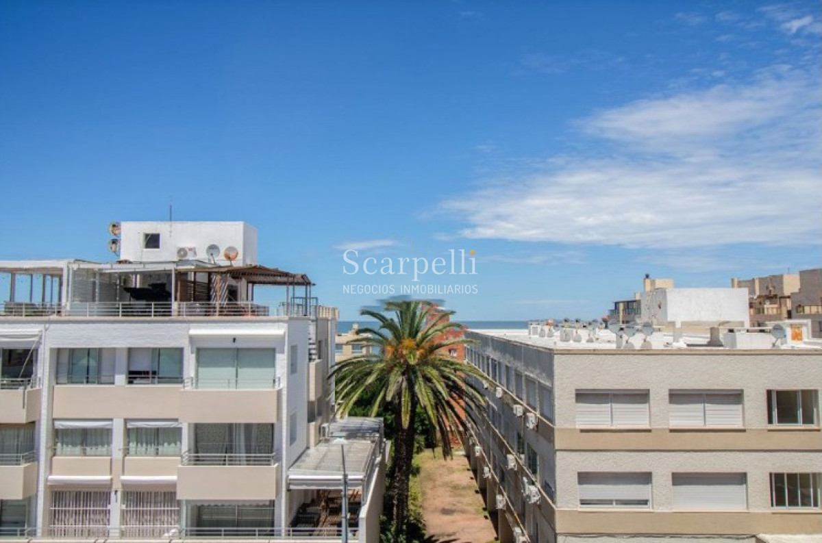 Apartamento ID.40992 - VENTA ALQUILER APARTAMENTO PENÍNSULA 3 DORMITORIOS  PISCINA SERVICIOS