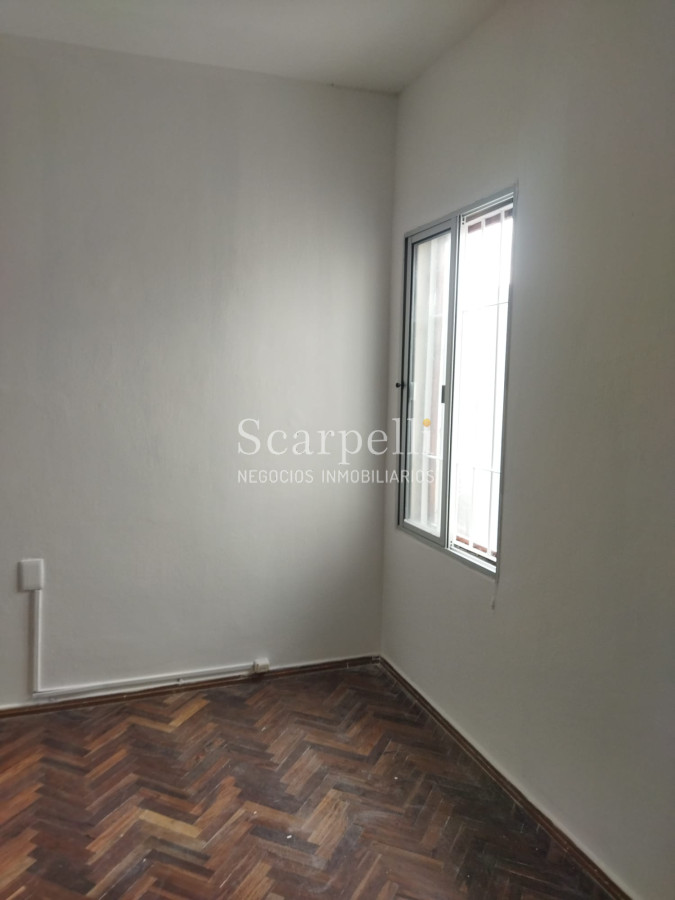 Apartamento ID.41173 - Buceo Alquiler Apartamento en 2do. Piso por Escalera 2 dormitorios + balcón