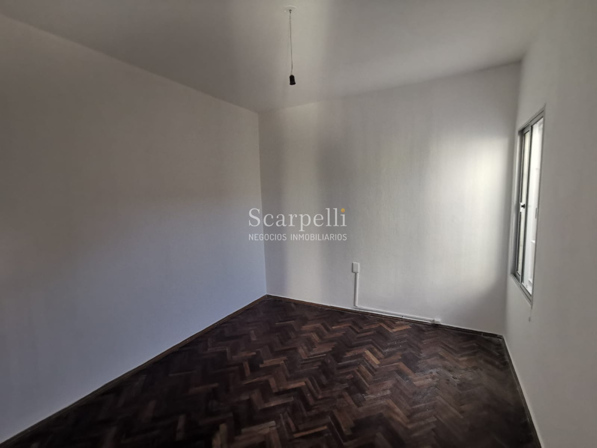 Apartamento ID.41173 - Buceo Alquiler Apartamento en 2do. Piso por Escalera 2 dormitorios + balcón