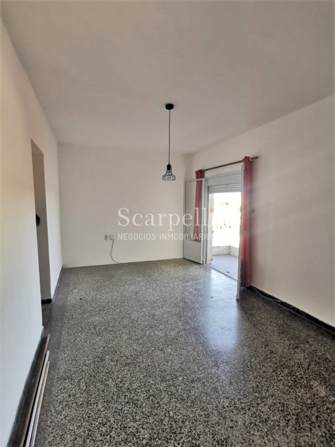 Apartamento ID.41173 - Buceo Alquiler Apartamento en 2do. Piso por Escalera 2 dormitorios + balcón