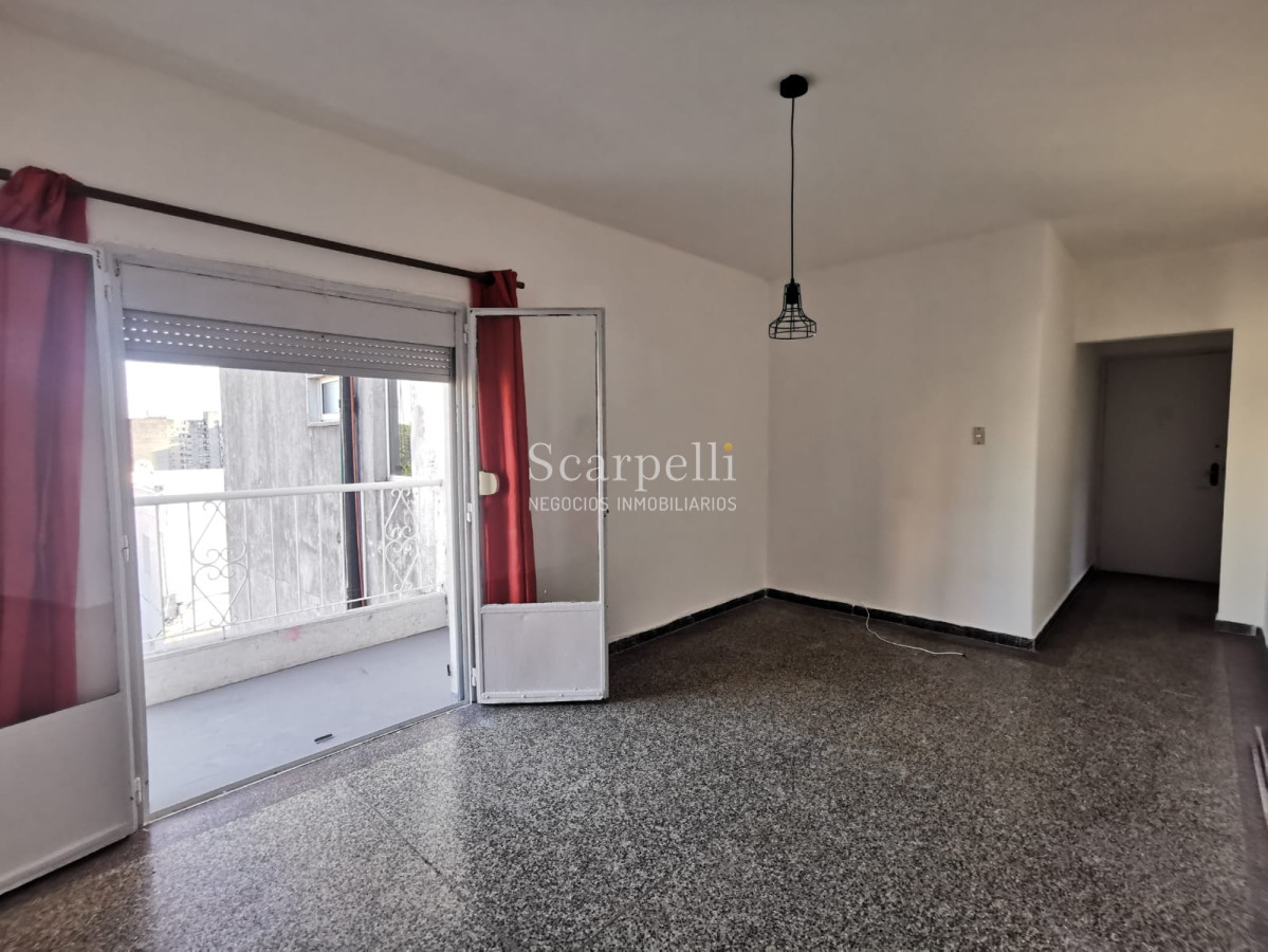 Apartamento ID.41173 - Buceo Alquiler Apartamento en 2do. Piso por Escalera 2 dormitorios + balcón
