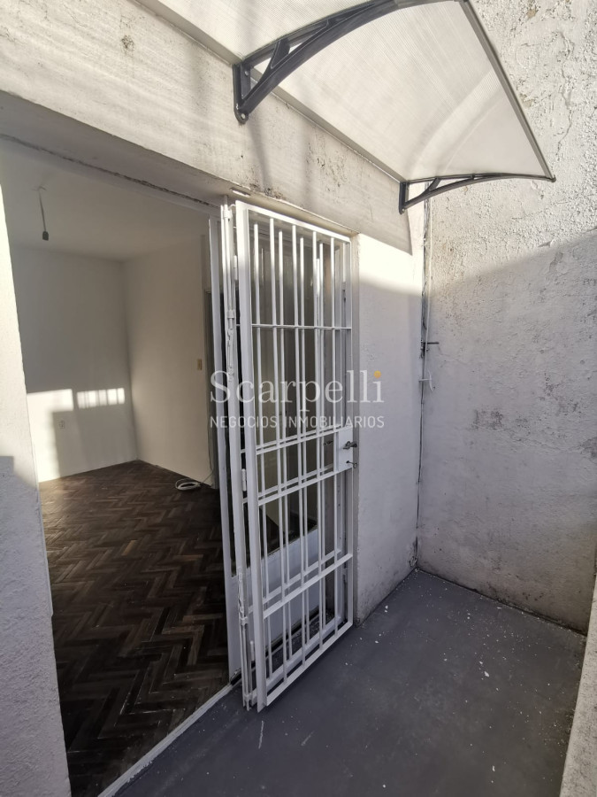 Apartamento ID.41173 - Buceo Alquiler Apartamento en 2do. Piso por Escalera 2 dormitorios + balcón