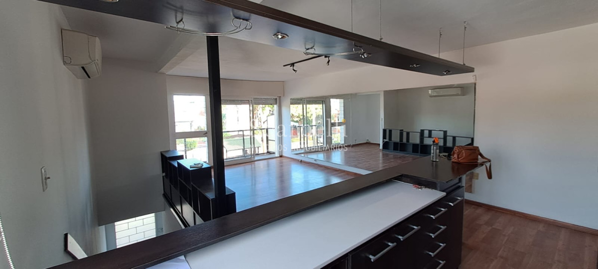 Apartamento ID.42535 - Propiedad Horizontal de Altos muy próximo a Av. Bolivia y Alberdi totalmente reciclada con 2 o 3 dorm + garage