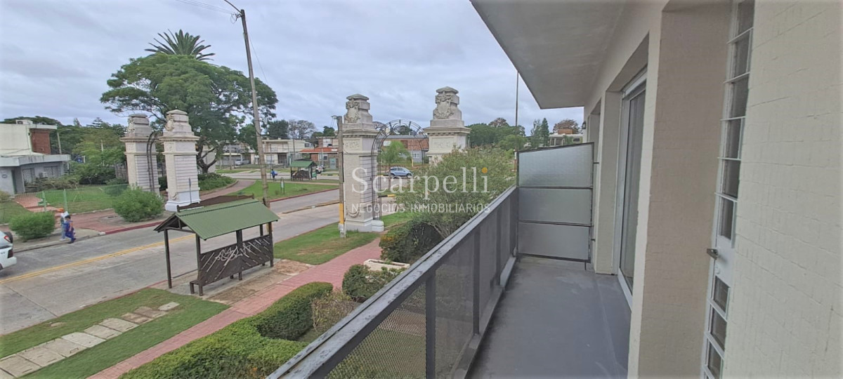 Apartamento ID.42535 - Propiedad Horizontal de Altos muy próximo a Av. Bolivia y Alberdi totalmente reciclada con 2 o 3 dorm + garage