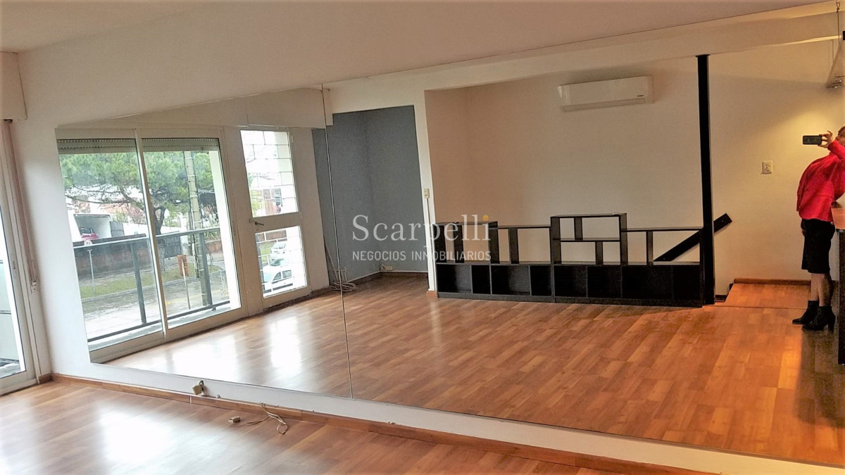 Apartamento ID.42535 - Propiedad Horizontal de Altos muy próximo a Av. Bolivia y Alberdi totalmente reciclada con 2 o 3 dorm + garage