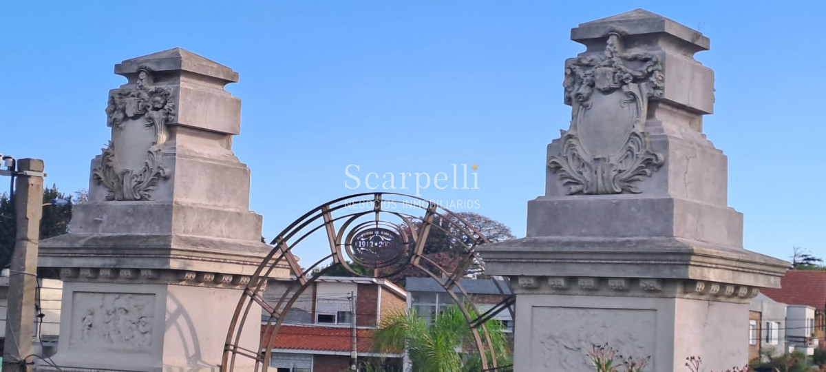 Apartamento ID.42535 - Propiedad Horizontal de Altos muy próximo a Av. Bolivia y Alberdi totalmente reciclada con 2 o 3 dorm + garage