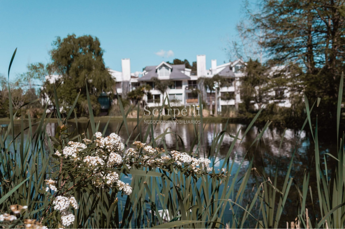 Apartamento ID.42612 - Apartamentos como a Estrenar en Barrio Privado con el mejor parquizado de la zona en un entorno exclusivo y apacible