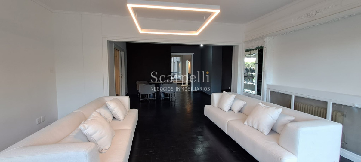 Apartamento ID.42881 - Villa Biarritz  Apartamento Gran Categoría de Estilo Totalmente Reciclado a nuevo con importante recepción.-